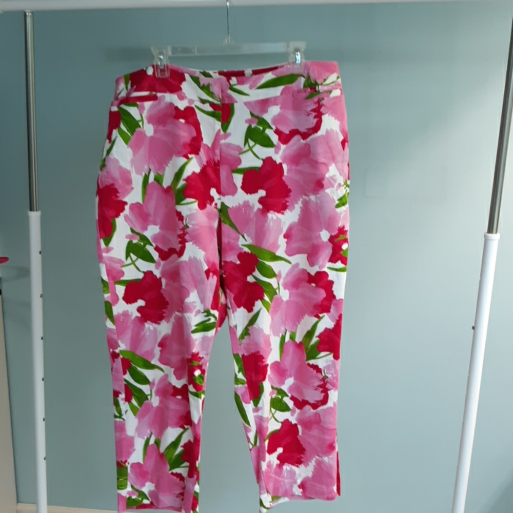 Womens floral capri